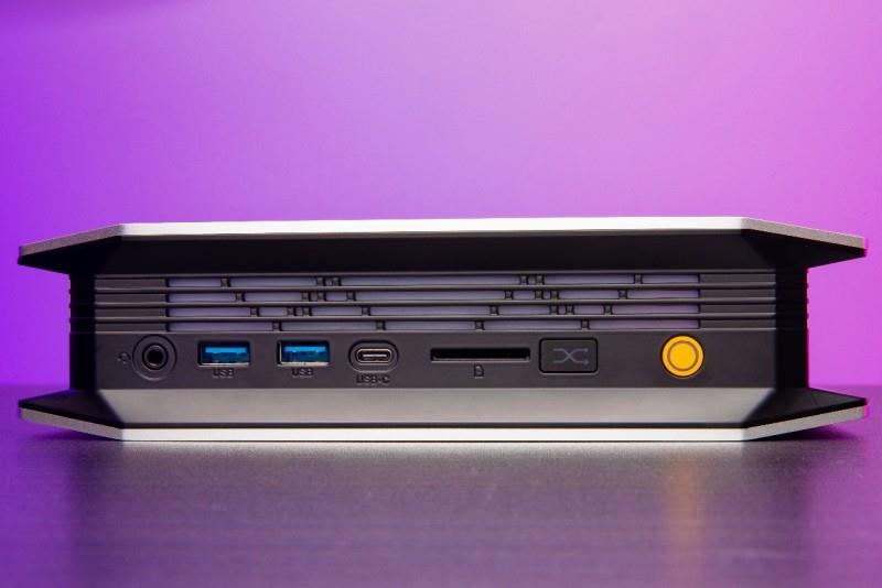 “跟上AI時代”？不，我就是時代！磐鐳YO1 AMD銳龍AI Max+395桌面AI超算中心